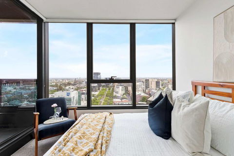 A Modern & Cozy 2BR Apartment With City Views - South Australia Travel 1