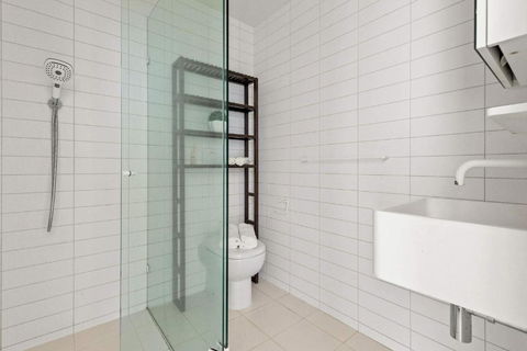 A Modern & Cozy 2BR Apartment With City Views - South Australia Travel 4