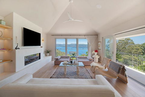 A Slice Of Paradise, Newly Transformed Avalon House With Breathtaking Views - South Australia Travel 2