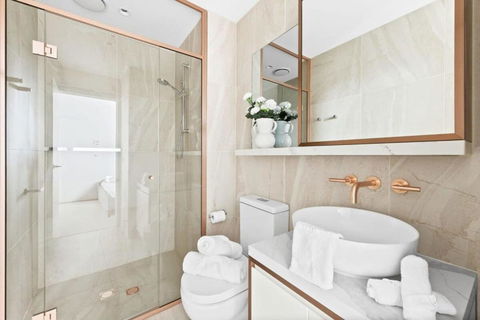 A Stylish 2BR Apt In The Heart Of Chapel Street - South Australia Travel 3