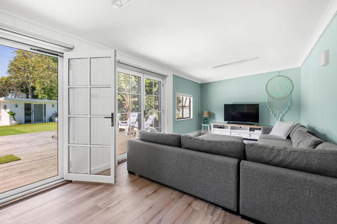 A Touch Of Paradise - House And Granny Flat - 4 Mins Walk To Callala Beach - South Australia Travel 2