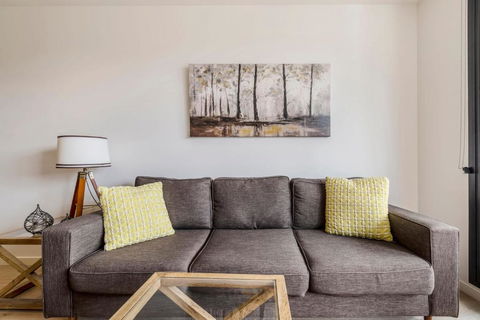 Abbotsford Short Stay Luxury Style & Location - South Australia Travel 4