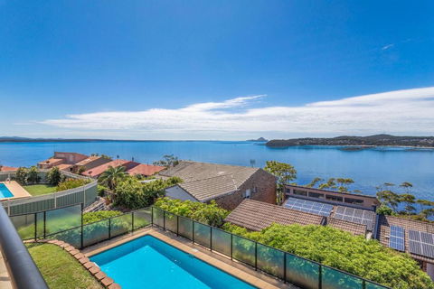 Above And Beyond - Beautiful Home With Heated Pool And Views - South Australia Travel 3