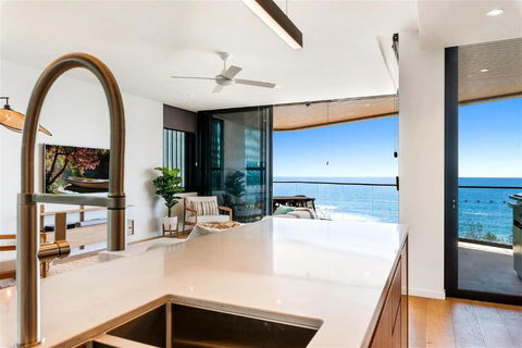 Absolute Beachfront Luxury Apartment - South Australia Travel 2