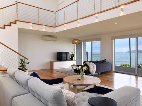 Absolute Waterfront - South Australia Travel 0