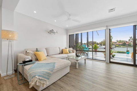 Absolute Waterfront Marina Views - South Australia Travel 1