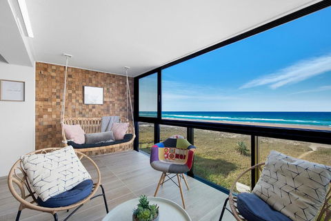 Absolutly Beachfront Surfers Paradise, Pure Shores! - South Australia Travel 3