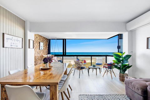 Absolutly Beachfront Surfers Paradise, Pure Shores! - South Australia Travel 0