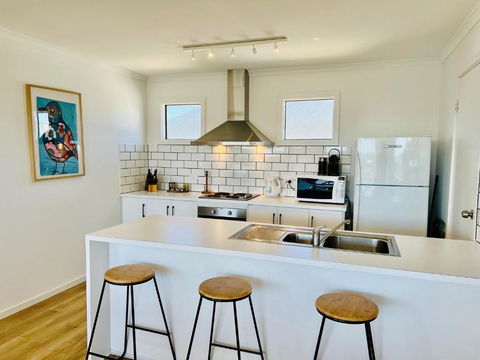 ACACIA - 6 Joy Tce Pets Welcome Outside - South Australia Travel 4