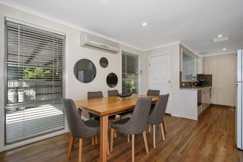 Acaronar- Great Value For Money - South Australia Travel 2