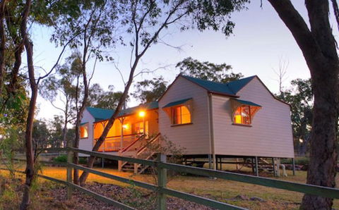 Accommodation Creek Cottages & Sundown View Suites - South Australia Travel 1