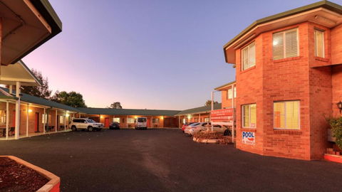 Across Country Motor Inn & Cottages - South Australia Travel 0