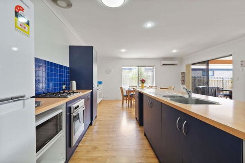 Across The Way, Golf And Beach Heaven - South Australia Travel 3