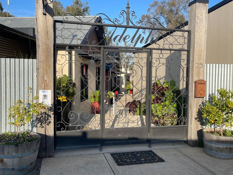 Adelphi Apartments 1 Or 1A - South Australia Travel 1