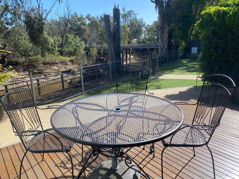 Adelphi Apartments 3 Or 3A - Downstairs 2 Bedroom Or Upstairs King Studio With Balcony - South Australia Travel 3