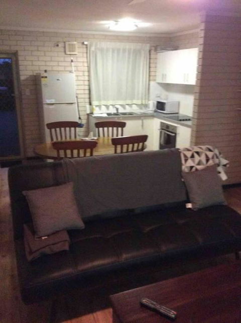 Affordable Apartment Close To City And Beaches - South Australia Travel 4