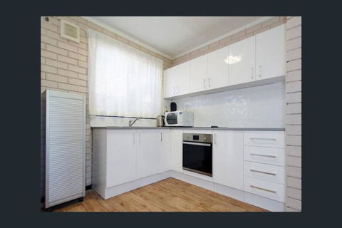 Affordable Apartment Close To City And Beaches - South Australia Travel 2