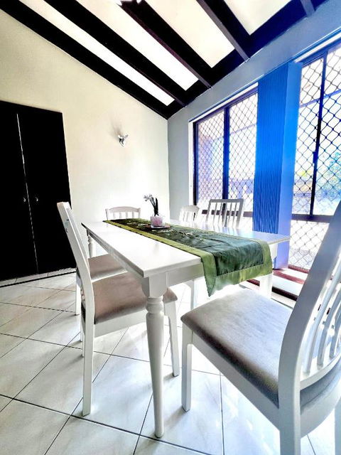 Affordable Beautiful Queen Bedroom Near City Swan River Fremantle University - South Australia Travel 4