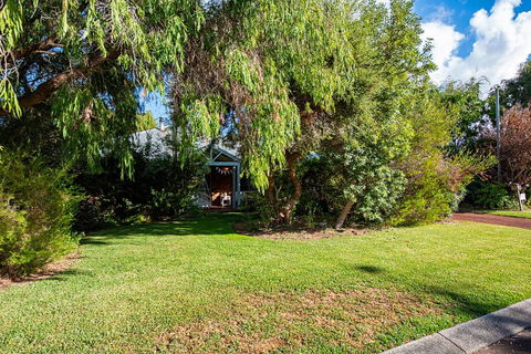 A Fairy Wren Cottage - South Australia Travel 1