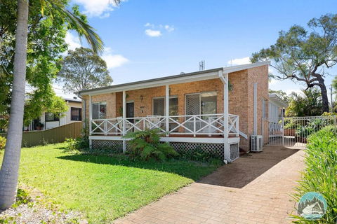 Aircabin - Gorokan - Comfy - 4 Beds Holiday House - South Australia Travel 0