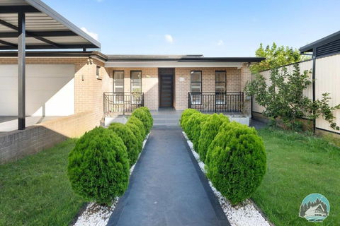 Aircabin - Guildford - 3 Beds Spacious House - South Australia Travel 1
