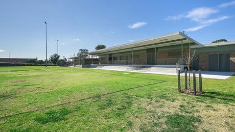 Aircabin - Guildford - 3 Beds Spacious House - South Australia Travel 4