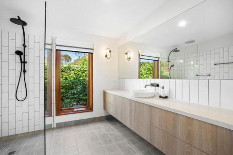 Aireys Inlet Getaway - South Australia Travel 4