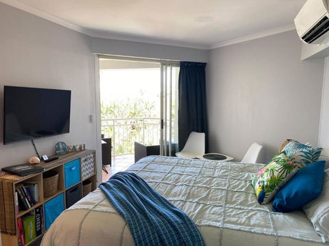 Alex Heads Beachfront Resort King Bed Studio Room - South Australia Travel 4