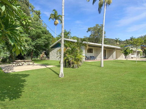 Alma Bay Holiday Unit 3 - South Australia Travel 0