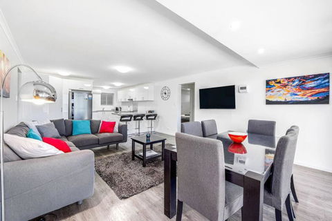 Almonta Apartments On The Water Front - South Australia Travel 3