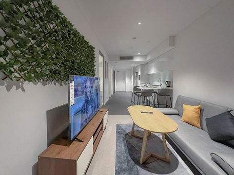 Amazing 2 Bedroom In CBD! - South Australia Travel 0