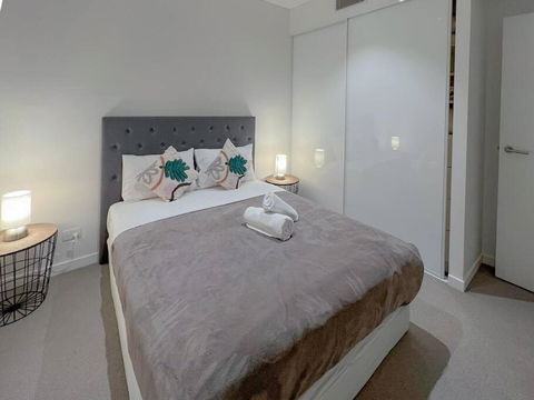 Amazing 2 Bedroom In CBD! - South Australia Travel 4