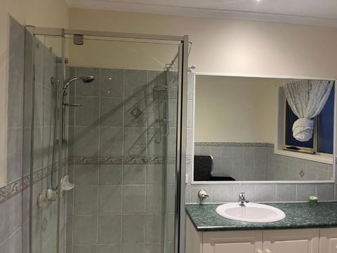 Amazing Private Bedrooms In Doncaster East Near School - South Australia Travel 2