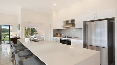 Amber Lakes - The Vintage - South Australia Travel 4