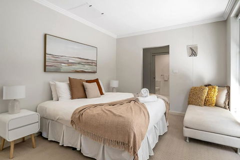 Amelie - Luxury Beach View Condo Minutes To Beach - South Australia Travel 4