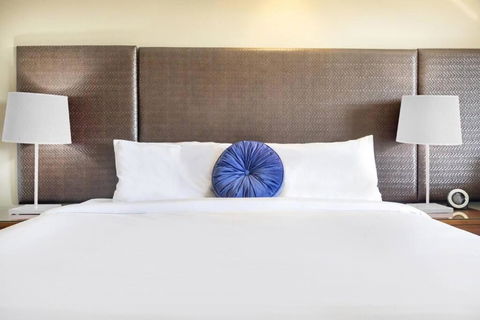 An Exceptional Seaside Esplanade Locale With Pool - South Australia Travel 2