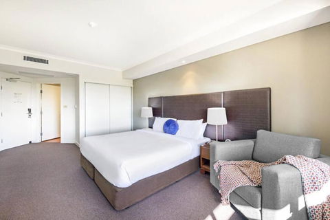 An Exceptional Seaside Esplanade Locale With Pool - South Australia Travel 3