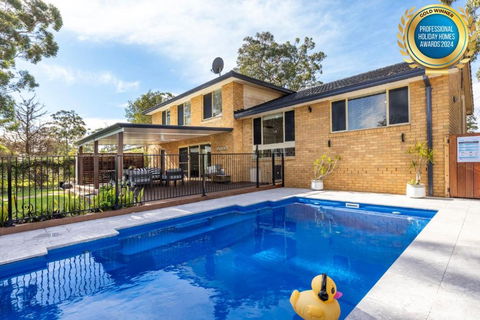 Anglesey - Pet Friendly With Pool & Tennis Court - 4 Mins Walk To Beach - South Australia Travel 0