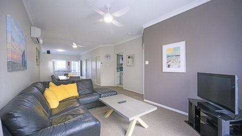 Apartment 31 - The Meridian - South Australia Travel 4