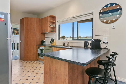 Apollo Bay Hideaway 5 Minute Walk To The Beach - South Australia Travel 0