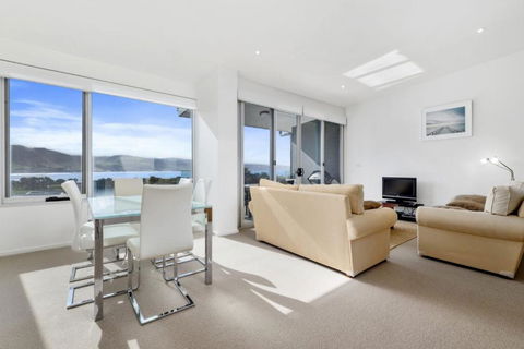 Apollo Blue 11 - South Australia Travel 1