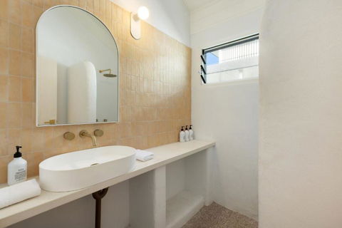 Apollo Studio - South Australia Travel 3