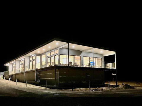 Apt03-The YC Lily May - South Australia Travel 4