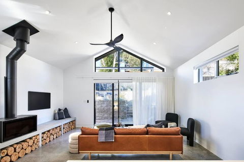 Architectural Brilliance - Sandy Bay - South Australia Travel 4