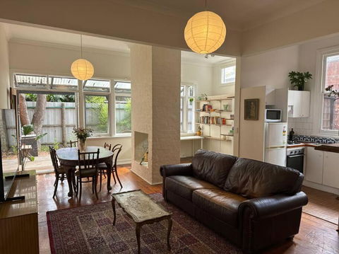 Artsy North Melbourne 2-Bedder - South Australia Travel 0