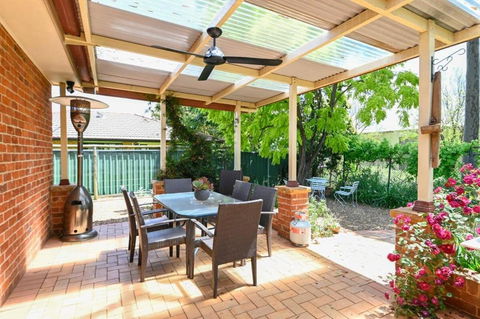 Aspen Abode - CBD, Fireplace, BBQ, 3 Smart TVs - South Australia Travel 3