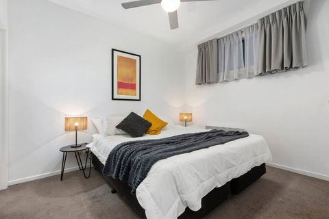 Astral Apartments. Spacious 2 Bed, 2 Bath Apartment In A Great Location. - South Australia Travel 4