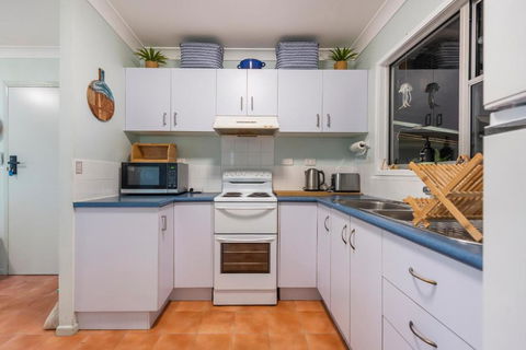 At The Beach Brooms Head-LJHooker Yamba - South Australia Travel 3