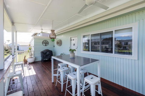At The Beach Brooms Head-LJHooker Yamba - South Australia Travel 2
