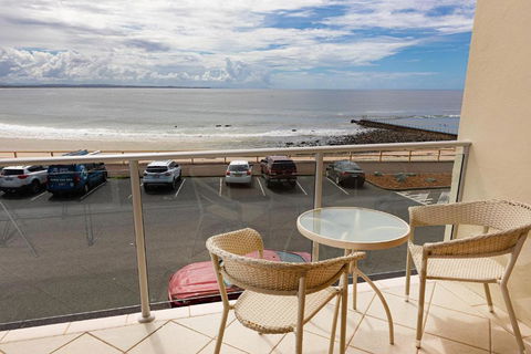 At The Beach, Debra Court Unit 5 - South Australia Travel 3